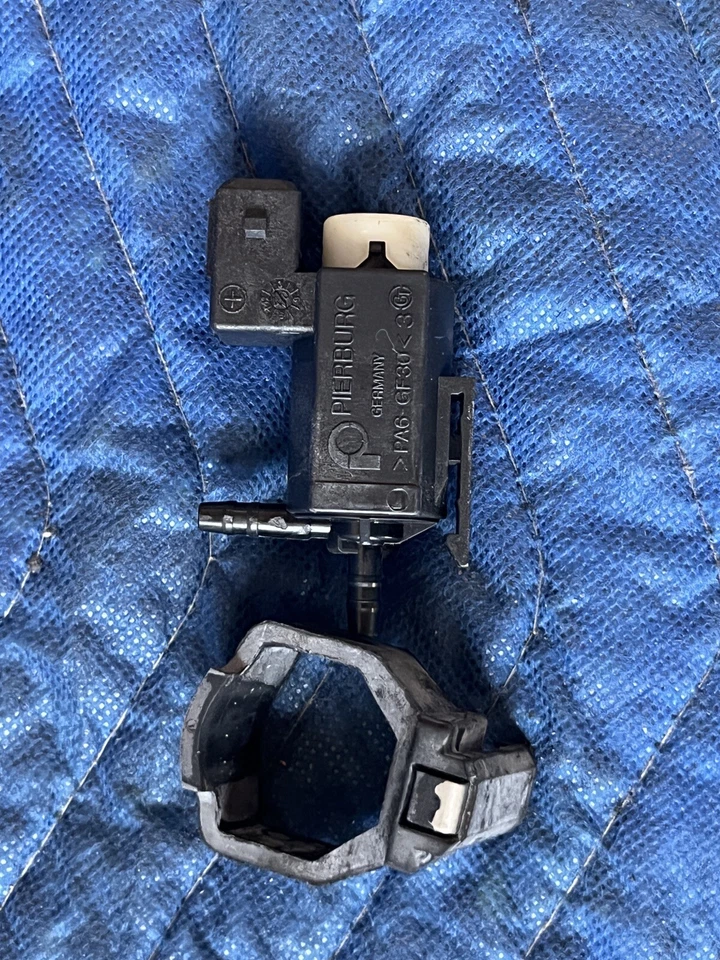 06-13 BMW 328i 335i E92 E90 Electric Válvula de escape Electric Solenoide de vacío 7560946 OEM Foto 3 de 4