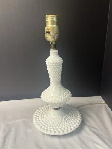 Vintage 12” Fenton Hobnail Milk Glass Accent Lamp