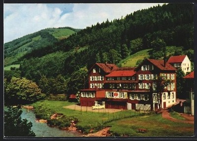 AK Schiltach /Schwarzwald, Bahnhof-Hotel, Bes. Frau Luise Wolber, Flusslandscha 