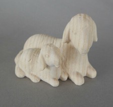 Schafgruppe Schaf mit Lamm liegend    4 cm hoch Figuren Größe 13 cm Eschenholz