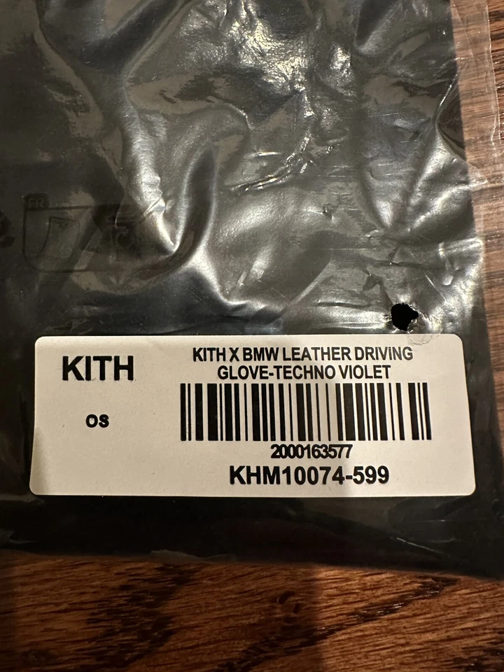 Guantes de conducción de cuero Kith BMW Techno violeta en mano listos para enviar nuevos con etiquetas Foto 3 de 3
