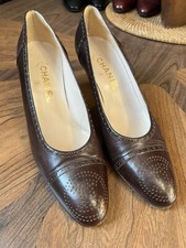 Gorgeous CHANEL Pumps In Chocolate Brown Leather with Classic CC Size 9A Italy