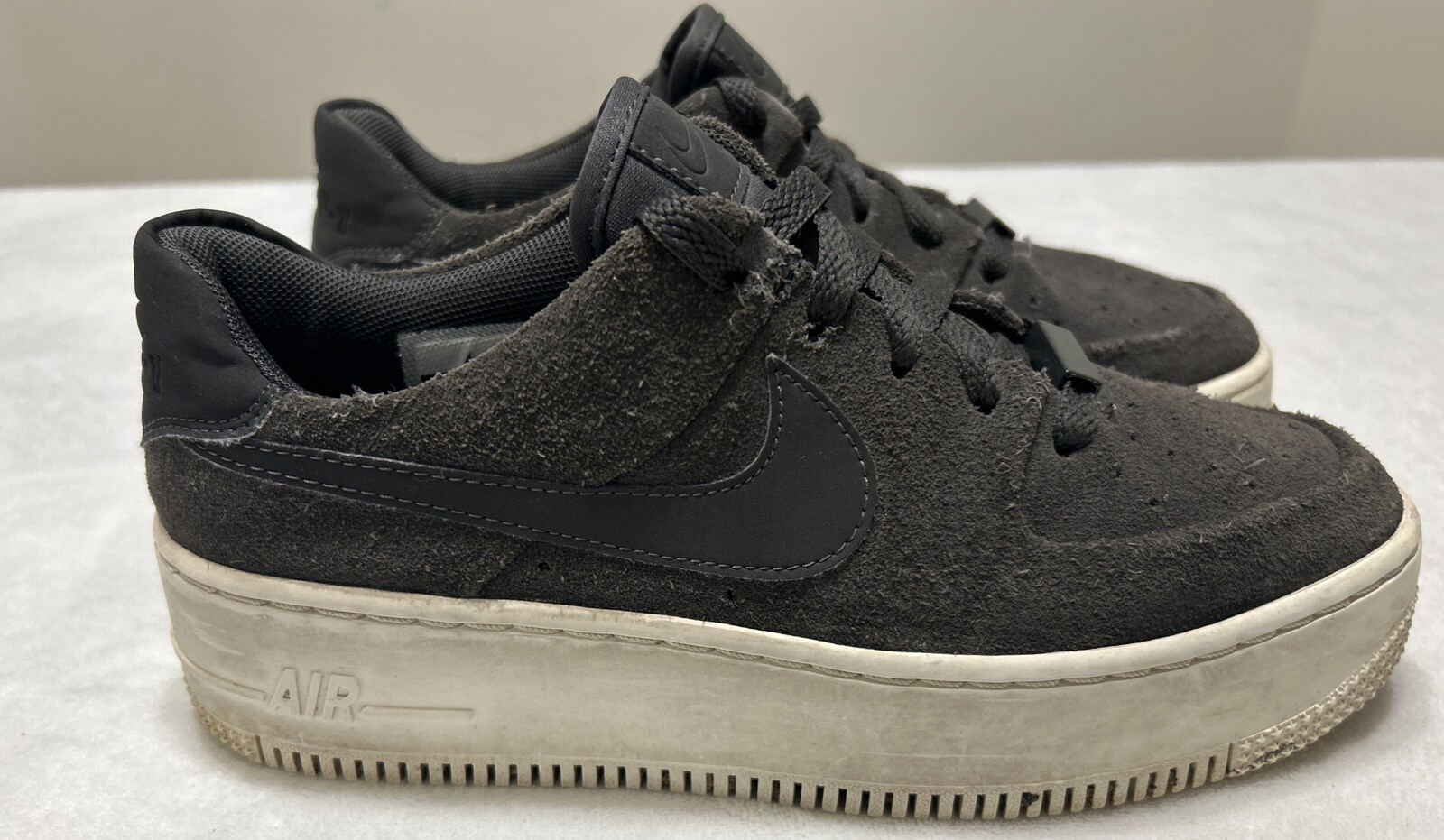 Nike Air Force 1 Women’s Size 7.5 Gray AF-1 Low Top Suede Leather Sneakers AF1