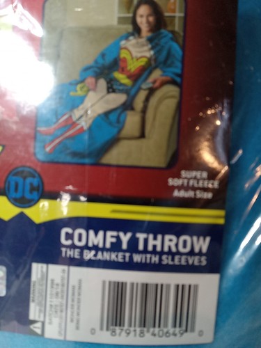 Wonder Woman Adult Comfy Fleece Throw Blanket w Sleeves 48”x 71” DC Comics New - Picture 4 of 6