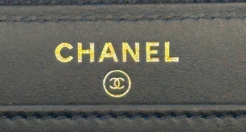 CHANEL Patente Cuero Niño Grande con Cremallera Alrededor Billetera Negra Acolchada Logotipo CC - Imagen 8 de 13