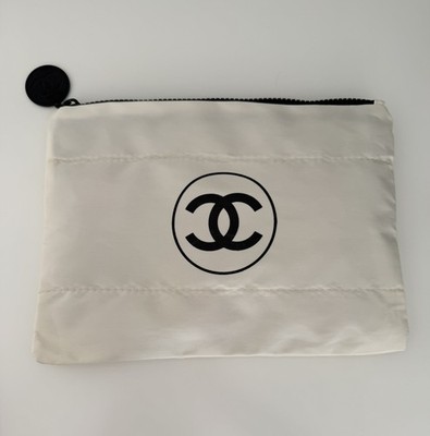 CHANEL Creme Kosmetiktasche Tasche Clutch Kosmetikkoffer Nylon Reißverschluss