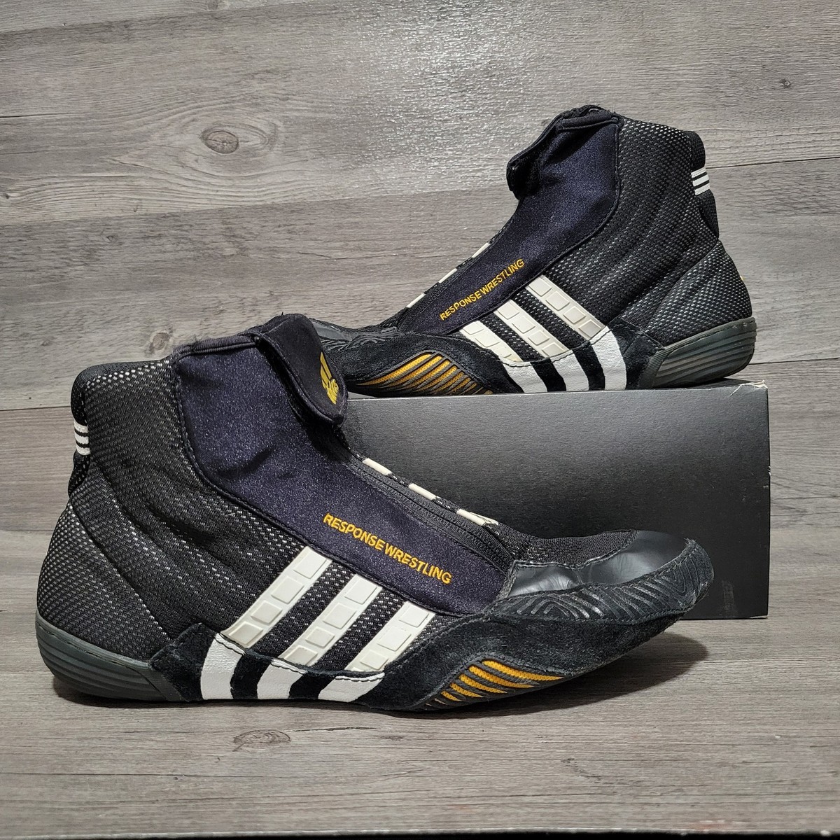 RARE Vintage 2007 Adidas Response Wrestling Men