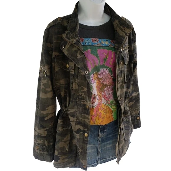 Evereve camo hotsell jacket