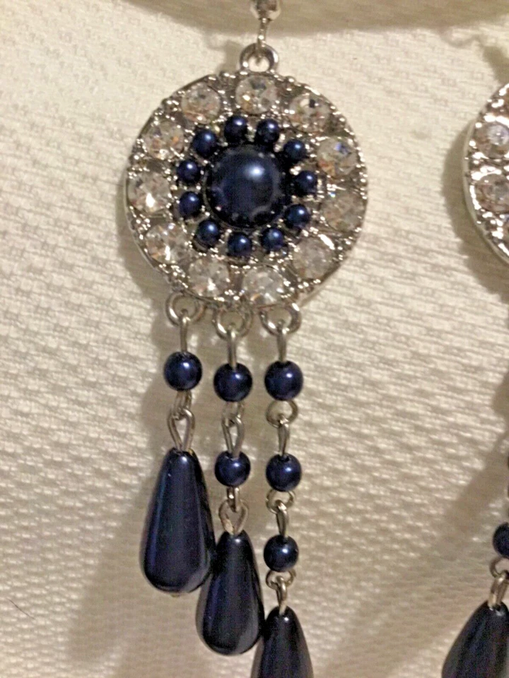 Chandelier Style Earrings Colbolt Royal Blue with Faux Diamonds Silvertone Foto 3 de 4