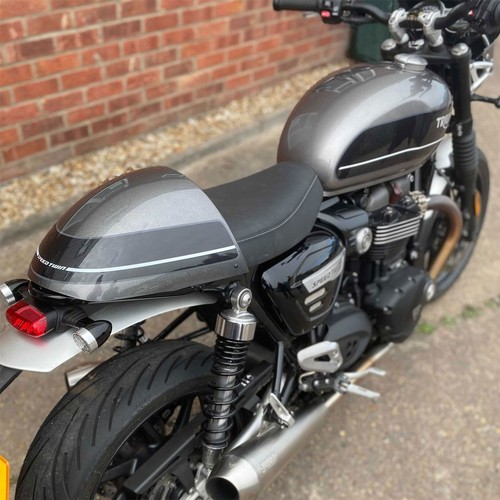 Pyramid Seat Cowl Silver Ice & Storm Grey Triumph Speed Twin 1200 2019-Current - Picture 3 of 5