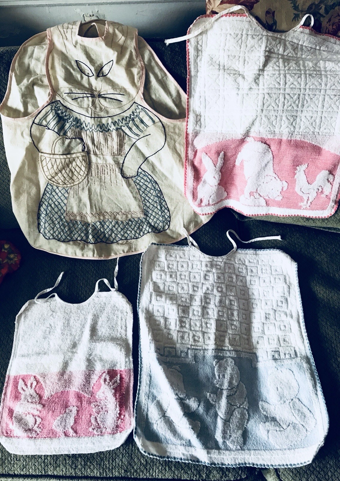 Bibs Child or Baby - 1 Large Cotton Cat Design 3 Terry Cloth Animals Cloth Vtg.
