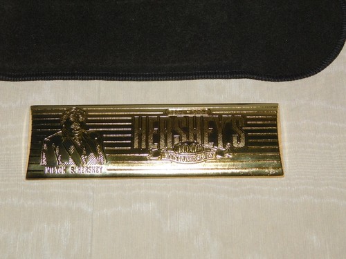 VINTAGE 1894-1994 HERHEY'S 100° ANNIVERSARIO METALLO TAVOLETTA CIOCCOLATO PESO CARTA - Foto 2 di 11