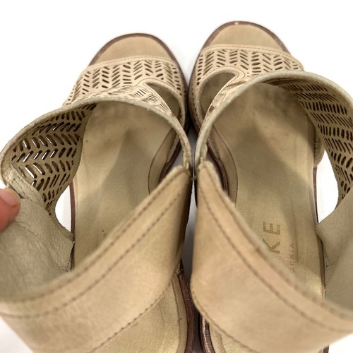 FREE PEOPLE BASKE Perforate Leather Sandals Women 38 Tan Block Heel Shoe Comfort - Picture 8 of 11