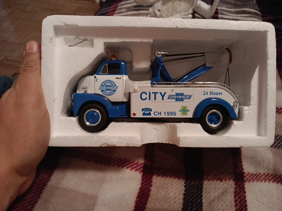 Camión grúa de servicio pesado GMC First Gear 1952 servicio Chevrolet escala 1/34 Foto 3 de 4