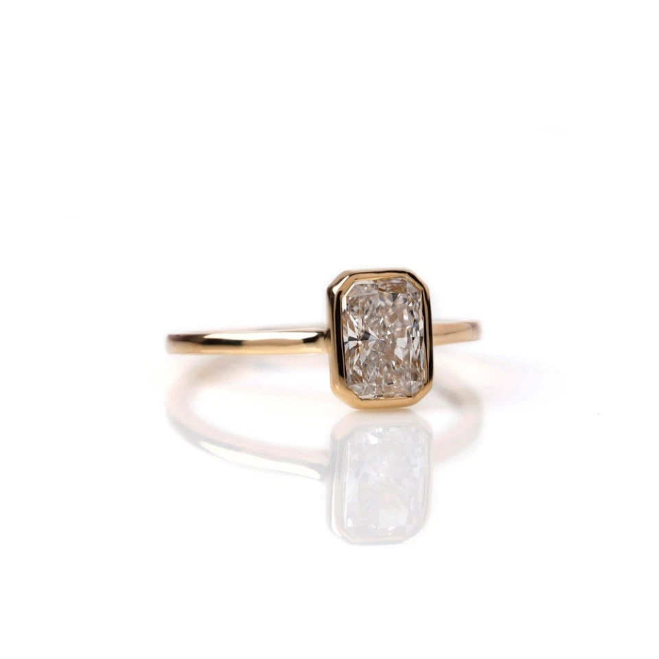 Radiant cut lab-grown Diamond Ring IGI Certified - Image 4 of 4