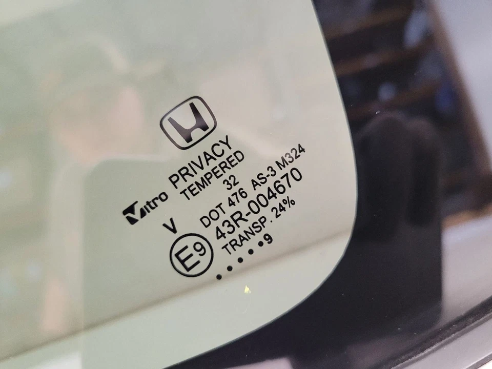 Стекло на четверть правостороннее для пассажира 2017–2022 HONDA CR-V с оттенком конфиденциальности - Изображение 2 из 4