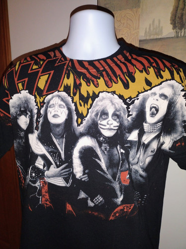 Vtg Kiss Flames T-Shirt Script Fire Logo Rock Roll Band Photo Tour Concert Tee M - Picture 1 of 6
