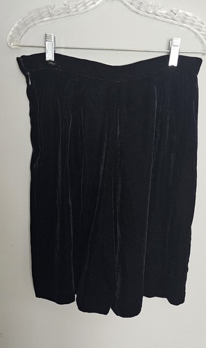 Vintage Black Velvet Shorts Womens Sz 12 High Waist USA Made Talbots Rayon Silk - Picture 5 of 13