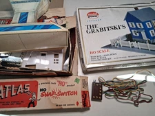 LOT OF TRAIN/RAILROAD PIECES - VINTAGE - CLICK ON ALL PICTURES