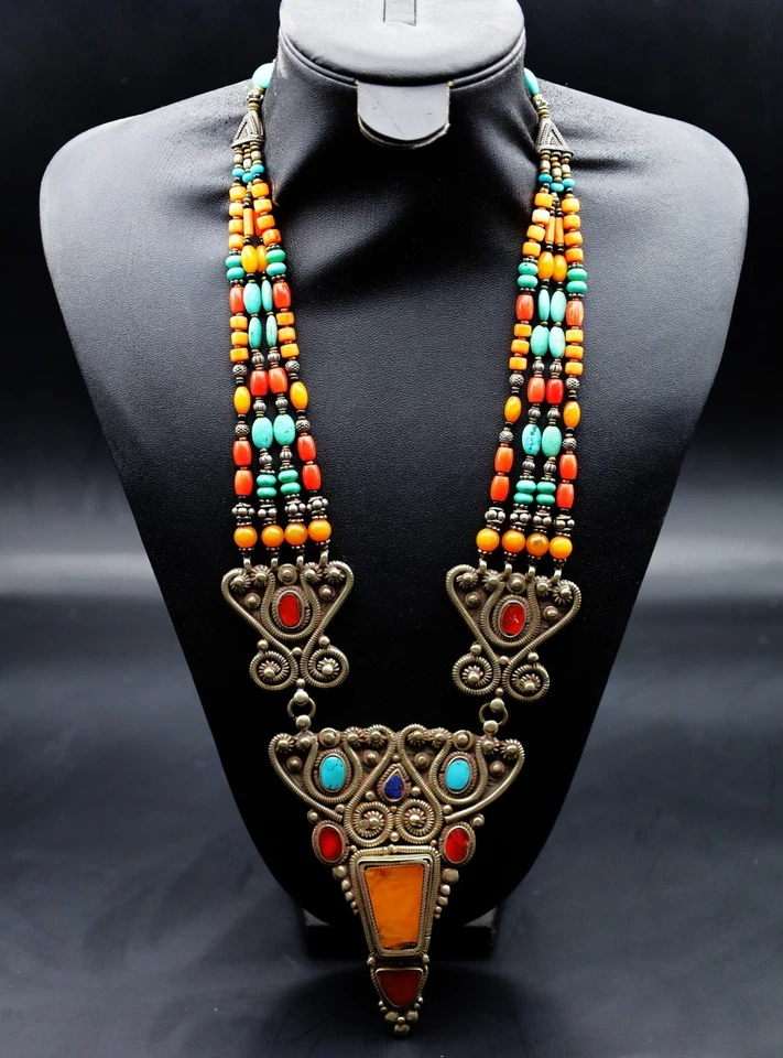 Collana vintage tibetana in metallo bianco con ambra, corallo, turchese,... - Immagine 3 di 4