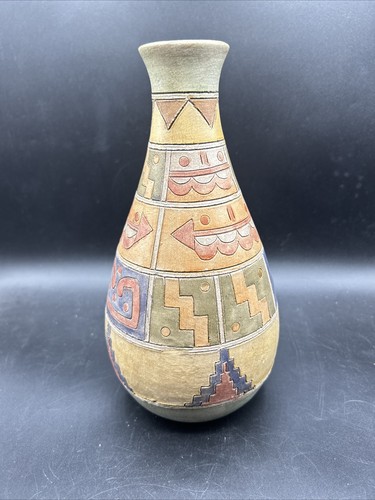 Vintage Signed Central American Portugal Carved/Etched Pottery Vase - 10” - Picture 2 of 6