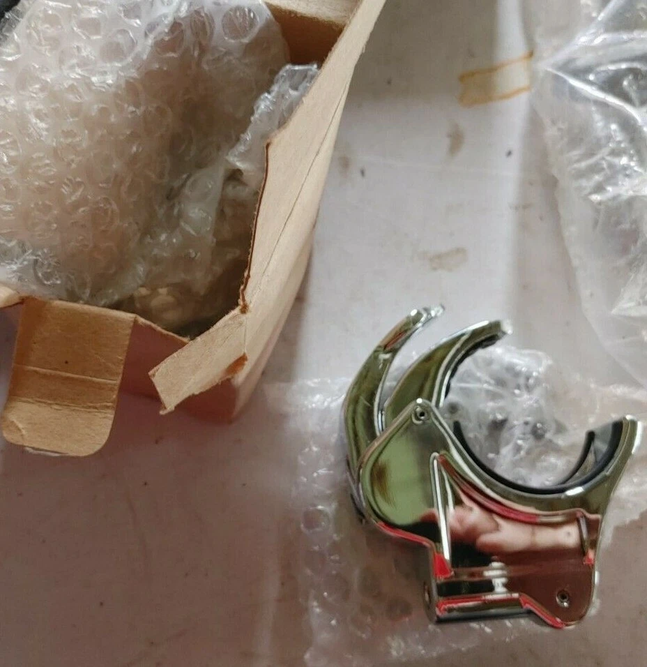 Nuevo juego de 4 abrazaderas cromadas Harley Davidson (RB6C) Foto 2 de 2