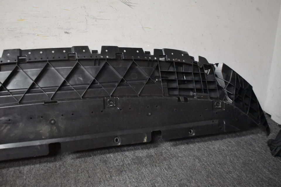 AUDI Q5 PREMIUM 2021-2023 PLACA DE CUBIERTA FABRICANTE DE EQUIPOS ORIGINALES Foto 3 de 4