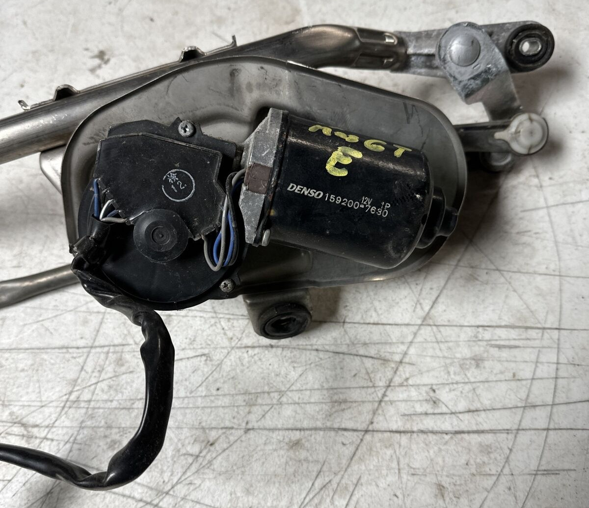09-18Maserati Gran Turismo  Windshield Wiper Motor OEM
