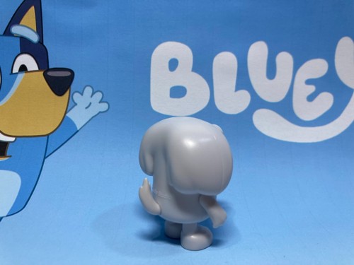Modellino di ricambio Bluey Friend LILA cane maltese bingo amico bianco NUOVO - Foto 4 di 11
