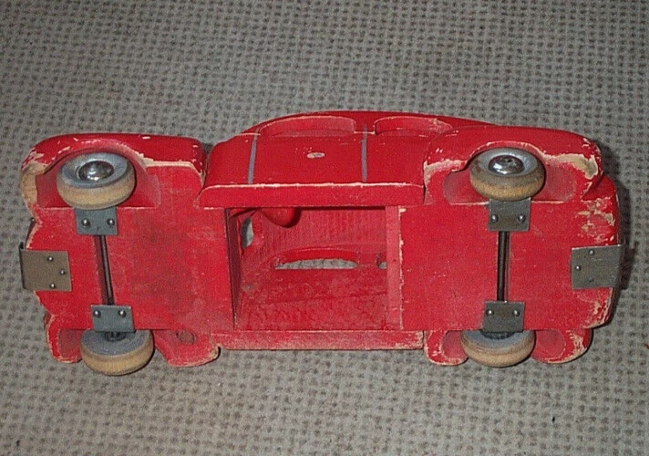 wonderful and megarare woodden VOLVO-toycar  PV444 1947 - red - scale 1:16 - Image 3 of 4