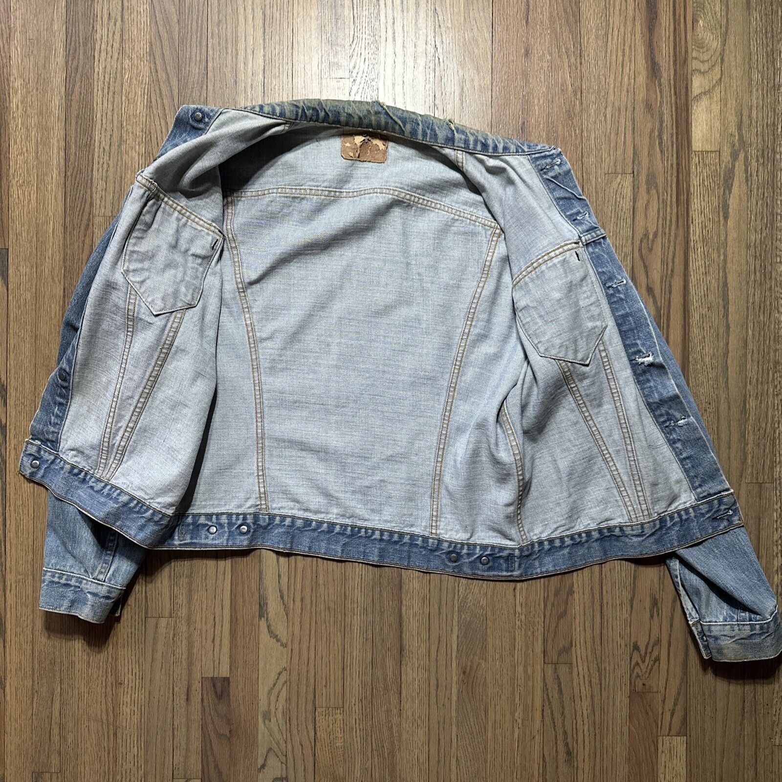 VINTAGE Levi's Denim Trucker Jean Jacket USA MADE… - image 3