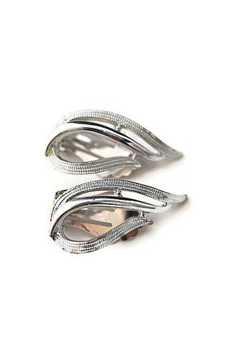 1958 Sarah Coventry Silvertone Openwork "STUNNING" Clip On Earrings - Picture 2 of 4