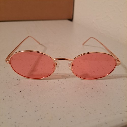 Gafas de sol Prive Revaux X Madelaine "The Candy" marcos de alambre dorado/lente rosa 3-30