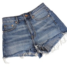 Womens 6 Light Blue Wash Distressed Festival Summer Raw Hem Jean Denim Shorts