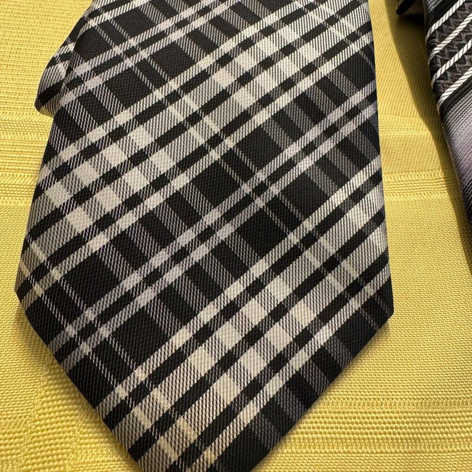 Paquete de corbatas para hombre: estilos a cuadros, lisos, a rayas y clásicos (5 en total) Foto 2 de 4