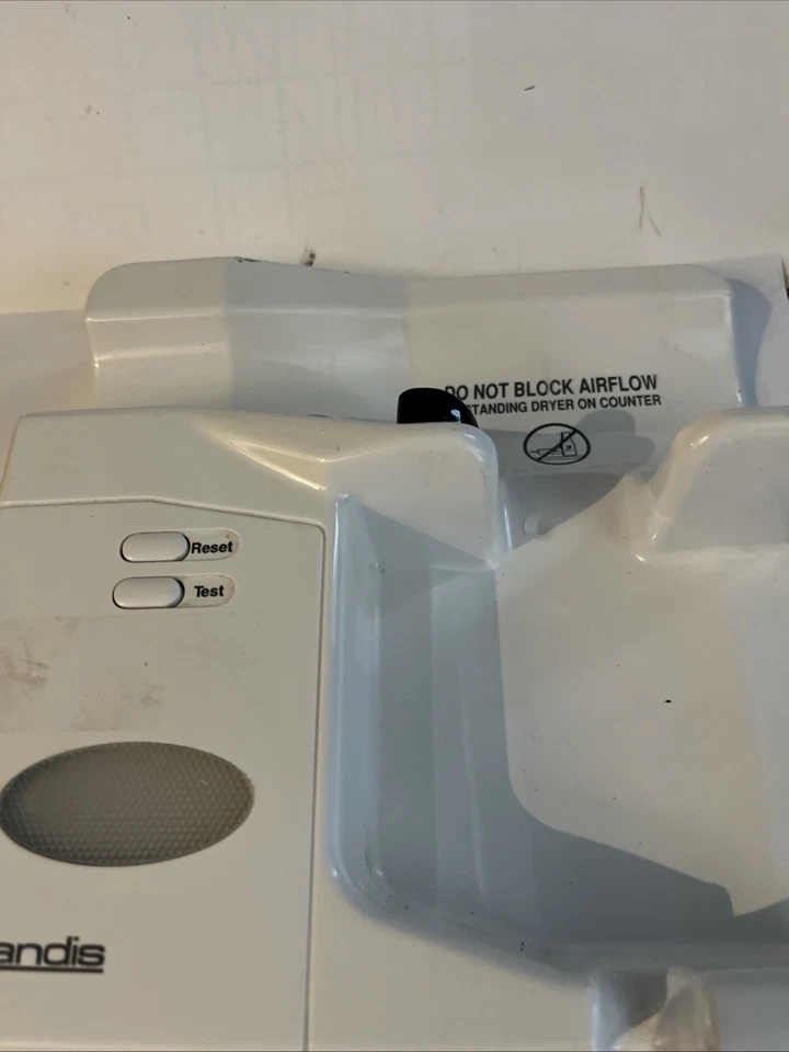 Andis Hangup Pro Turbo 1600  - Wall Mount -3 Settings - Tested Small crack - Image 3 of 4