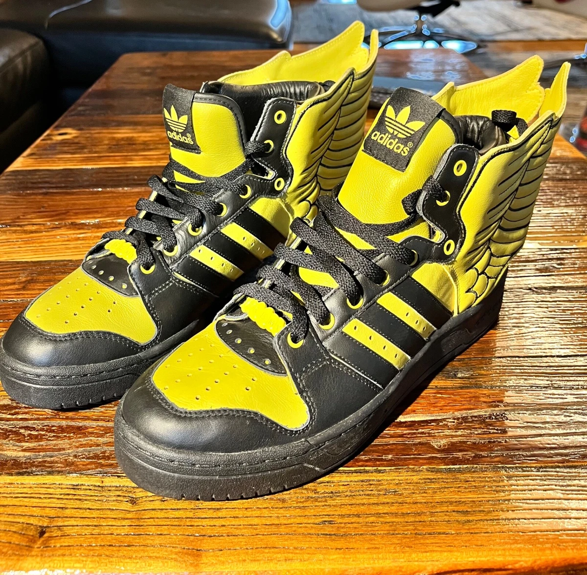 Preços baixos em adidas Wings 2.0 x Jeremy Scott - G44824 | eBay
