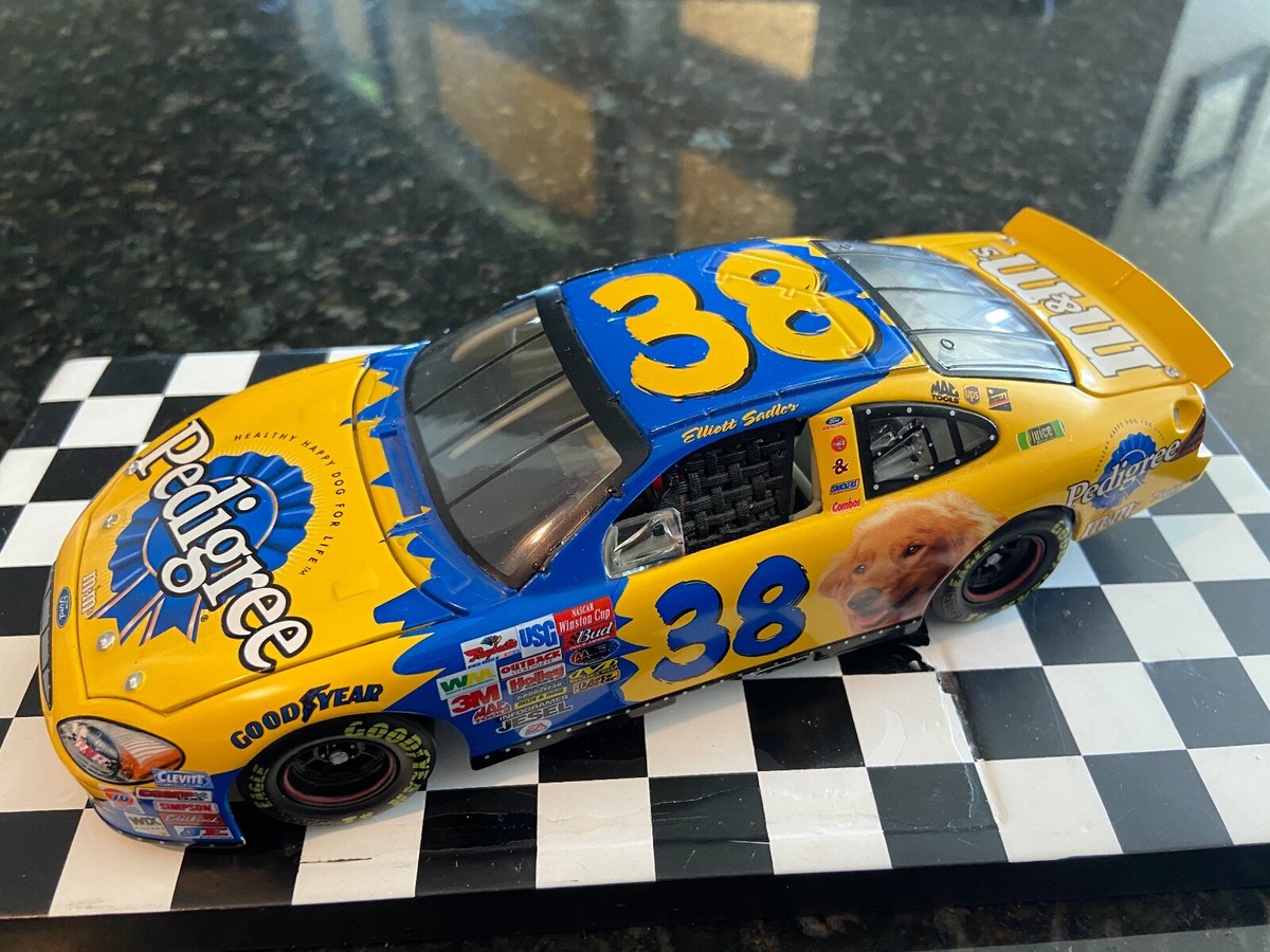 2003 Elliott Sadler #38 1/24 Mars Pedigree M&M Ford Taurus Yates