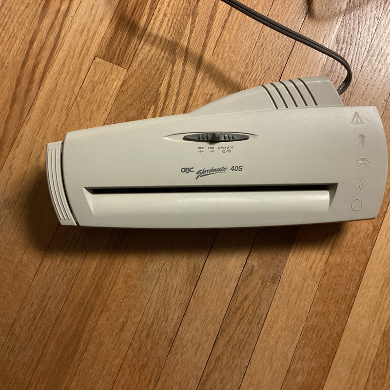 GBC Shredmaster Paper Shredder 40S Adjustable Home Office Portable, Works Great!