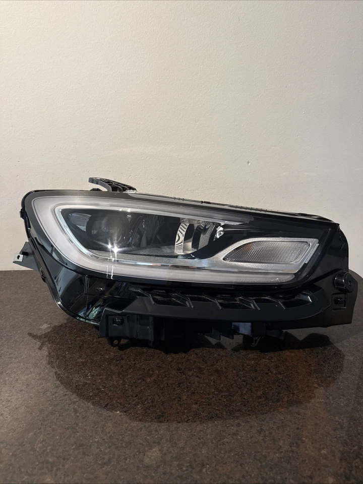 2021 - 2025 克莱斯勒太平洋原始设备制造商二手右乘客 LED 灯 68428558AC — 第 2/4 张图片