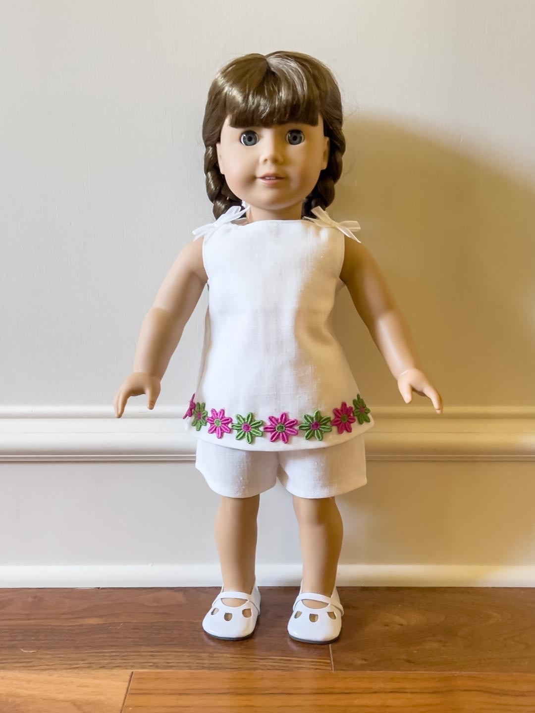 Casual Outfit with Shorts and Blouse for 18 Inch Doll. Handm