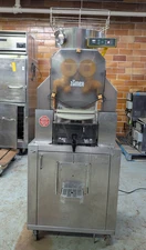 Zumex Speed High Capacity Automatic Feed Citrus Juicer