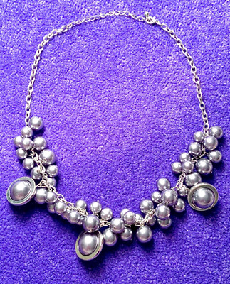 MYSTIQUE NEPTUNE S SEA GEMS DEEP SILVER-SHEEN FAUX PEARL SILVER NECKLACE VG VTG
