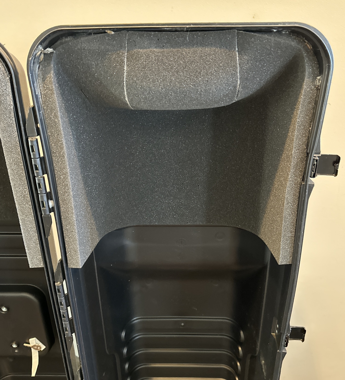 Golf Guard Travel Bag w Wheels Hard Shell Plastic Cover Case Lock Rolling w Key 29695720031 eBay