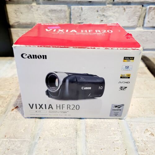 Kamera błyskowa Canon VIXIA HF R20 HD 1080p 20x (8 GB wbudowana) 28x zoom/pakiet - Zdjęcie 1 z 13