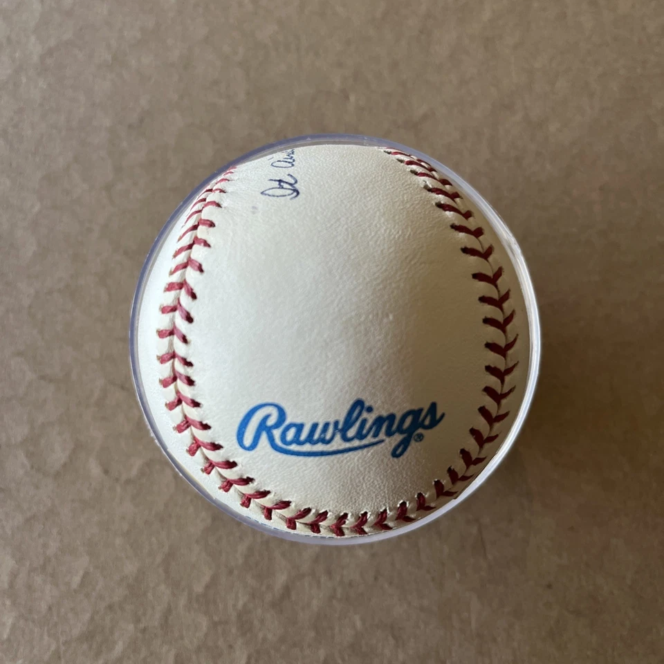 BOLA DE BEISEBOL DA LIGA AMERICANA ASSINADA POR YOGI BERRA COM INSCRIÇÃO NY YANKEES MJR - Imagem 2 de 4