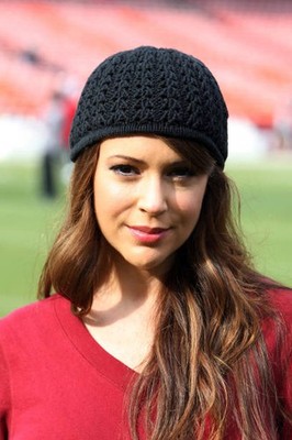 Alyssa Milano attends the New York Jets vs San Francisco 49ers ga- 2008 Photo 7