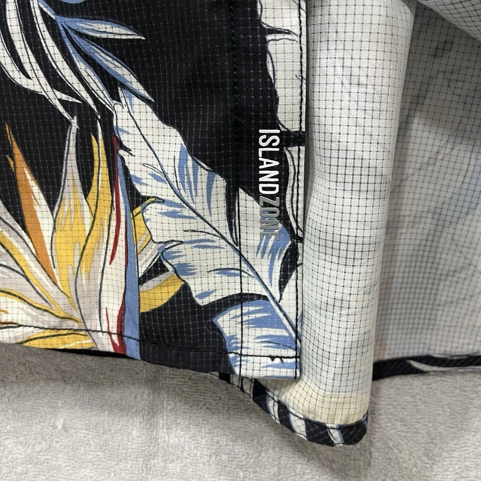 Tommy Bahama Men's Size 2XLT Tall Tropical Leaf Print Poly Blend Hawaiian Shirt - Image 3 of 4