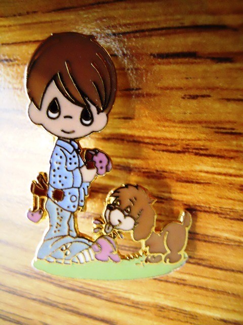 Precious Moments Boy with Ice Cream and Dog Praise the Lord Anyhow pin pinback