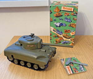 ZK15: Vintage Triang Minic M116 Sherman Tank - Armoured Brigade Headquarters
